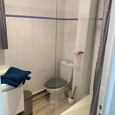 A 300 M à Pied De La Et Commerces Apartamento Toulon